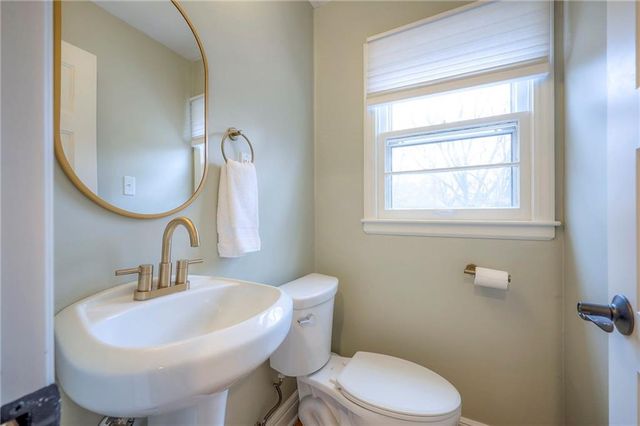 8025 Tomahawk Road, Prairie Village, KS 66208