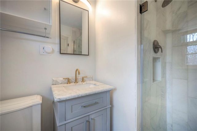 8025 Tomahawk Road, Prairie Village, KS 66208