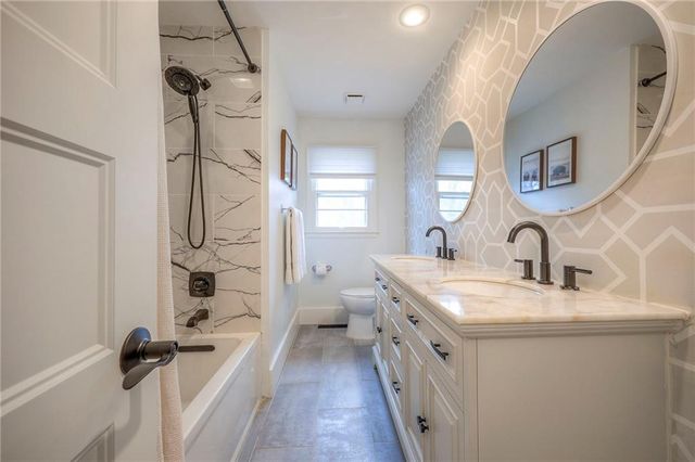 8025 Tomahawk Road, Prairie Village, KS 66208