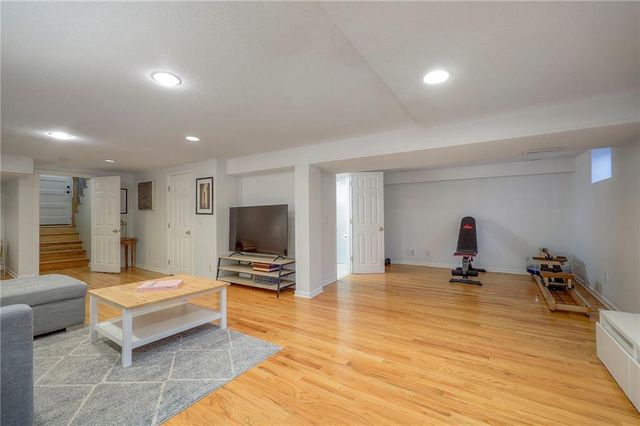 8025 Tomahawk Road, Prairie Village, KS 66208