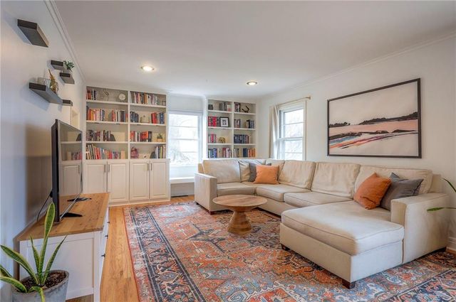 8025 Tomahawk Road, Prairie Village, KS 66208