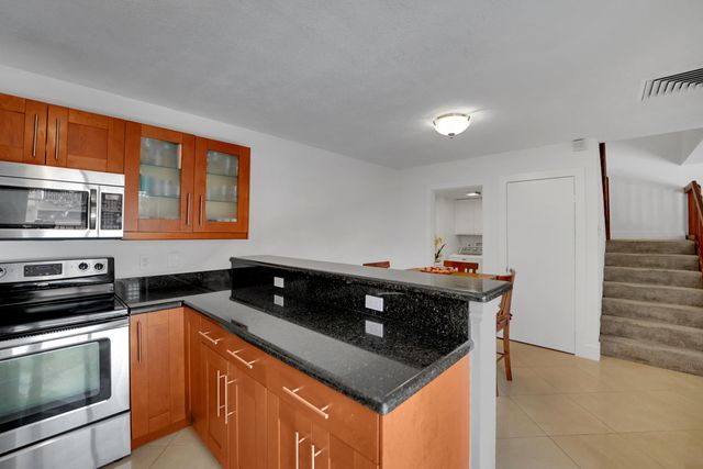 2938 SW 12TH Street, Deerfield Beach, FL 33442