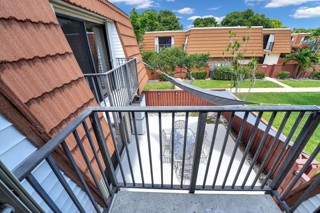 2938 SW 12TH Street, Deerfield Beach, FL 33442