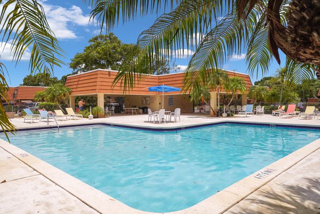 2938 SW 12TH Street, Deerfield Beach, FL 33442