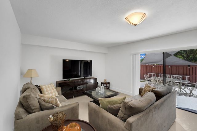 2938 SW 12TH Street, Deerfield Beach, FL 33442