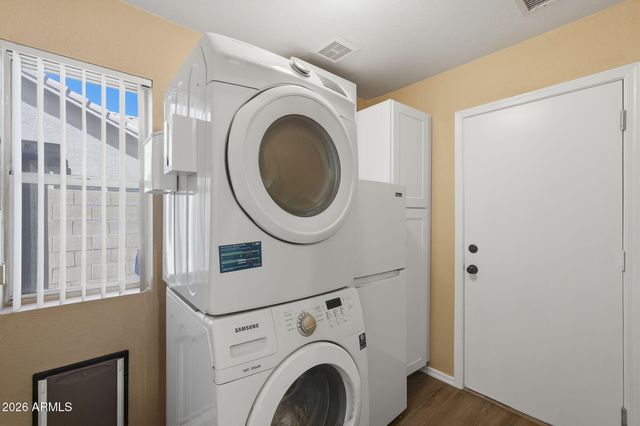 15873 N 11TH Avenue, Phoenix, AZ 85023