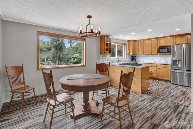 18686 Jolly Road, Burlington, WA 98233