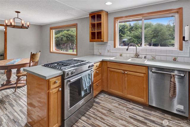 18686 Jolly Road, Burlington, WA 98233