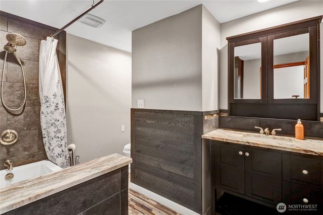 18686 Jolly Road, Burlington, WA 98233