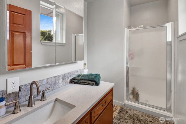 18686 Jolly Road, Burlington, WA 98233