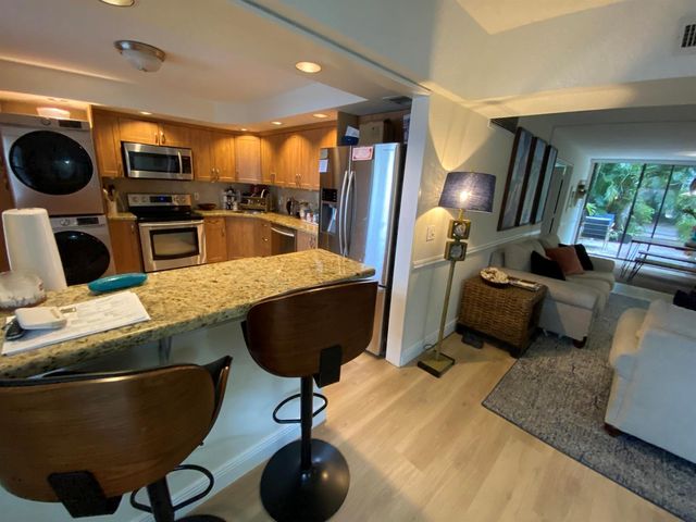 501 SW 11TH Place 106, Boca Raton, FL 33432