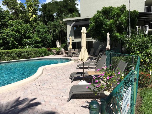 501 SW 11TH Place 106, Boca Raton, FL 33432