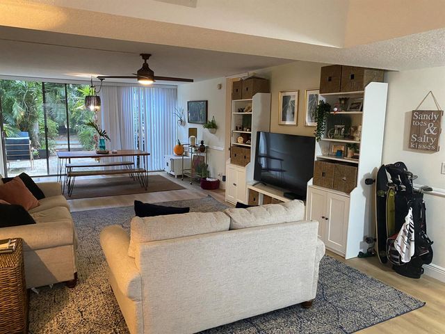 501 SW 11TH Place 106, Boca Raton, FL 33432