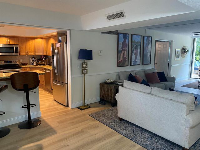 501 SW 11TH Place 106, Boca Raton, FL 33432
