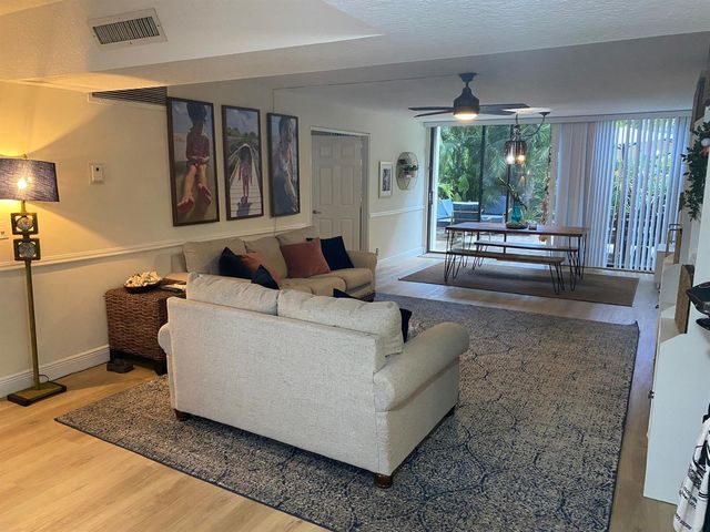 501 SW 11TH Place 106, Boca Raton, FL 33432
