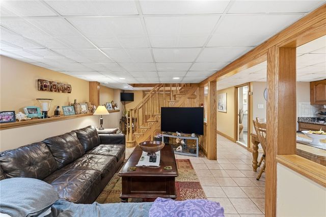 16 Althea Road, Warwick, RI 02889