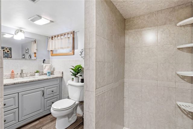 16 Althea Road, Warwick, RI 02889