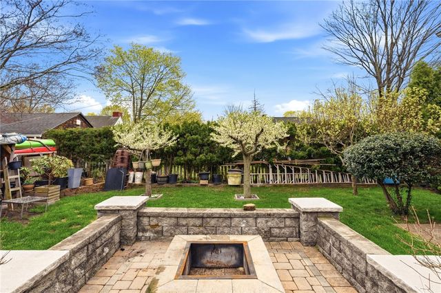 16 Althea Road, Warwick, RI 02889