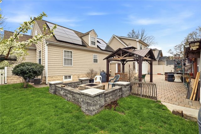 16 Althea Road, Warwick, RI 02889