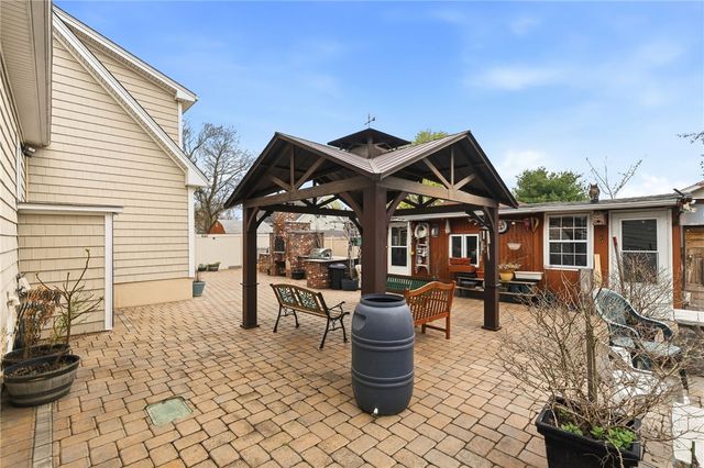 16 Althea Road, Warwick, RI 02889