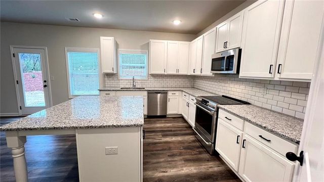98 Fox Creek Drive, Braselton, GA 30517