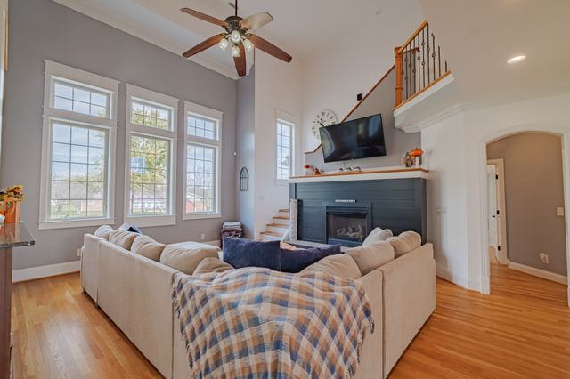 356 Ridgecrest Dr, Winchester, TN 37398