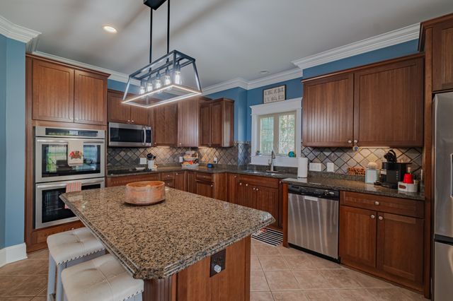 356 Ridgecrest Dr, Winchester, TN 37398