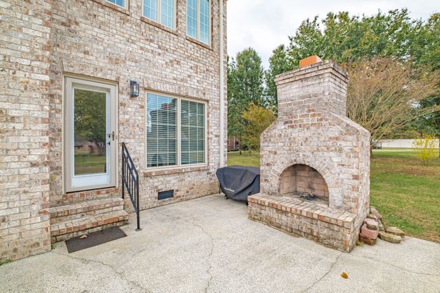 356 Ridgecrest Dr, Winchester, TN 37398