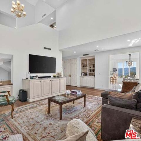 12699 Promontory Road, Los Angeles, CA 90049