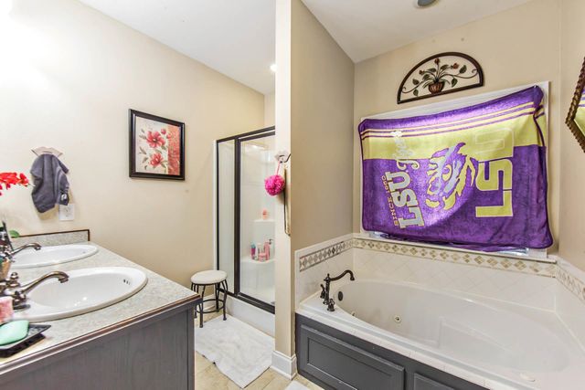 238 James Edison Drive, Gray, LA 70359