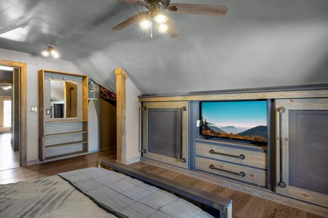 951 Front Avenue, Saint Paul, MN 55103