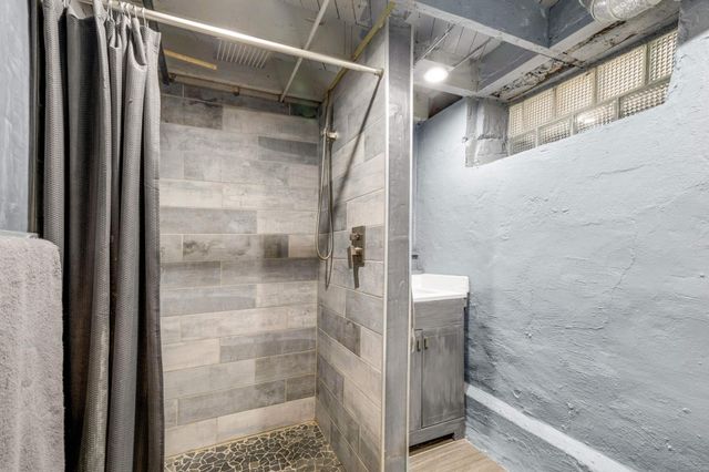 951 Front Avenue, Saint Paul, MN 55103