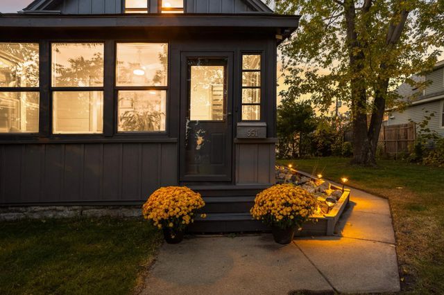 951 Front Avenue, Saint Paul, MN 55103