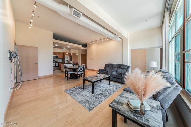 2030 Euclid Avenue 201, Cleveland, OH 44115