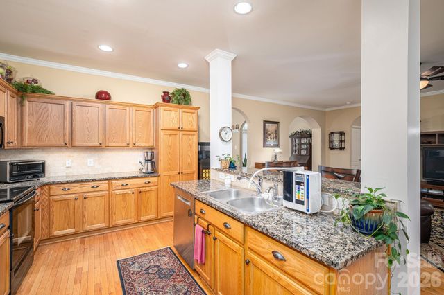 2013 Wrens Song Way, Gastonia, NC 28052