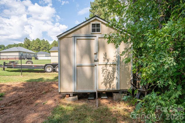 2013 Wrens Song Way, Gastonia, NC 28052