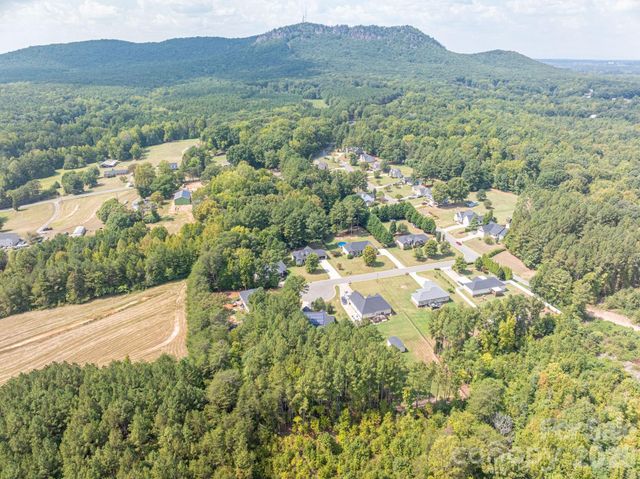 2013 Wrens Song Way, Gastonia, NC 28052
