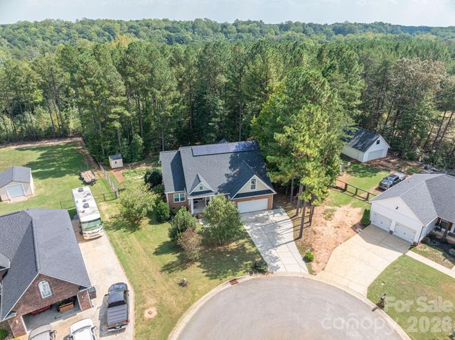 2013 Wrens Song Way, Gastonia, NC 28052