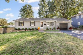 8315 W 91st Terrace, Overland Park, KS 66212