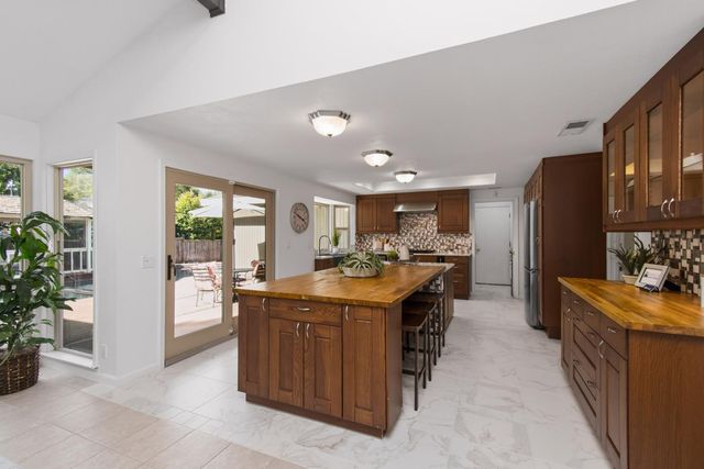 7070 Robin Hood Way, Granite Bay, CA 95746
