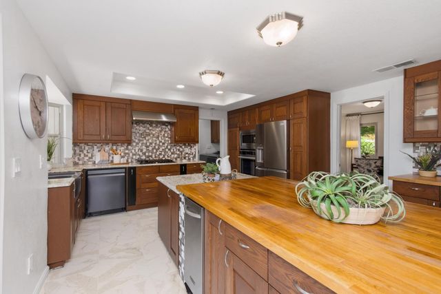 7070 Robin Hood Way, Granite Bay, CA 95746