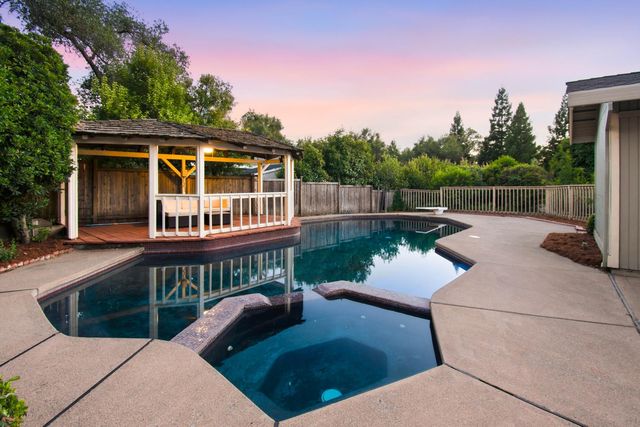 7070 Robin Hood Way, Granite Bay, CA 95746