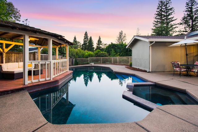7070 Robin Hood Way, Granite Bay, CA 95746