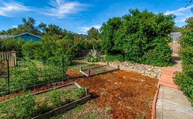 7070 Robin Hood Way, Granite Bay, CA 95746