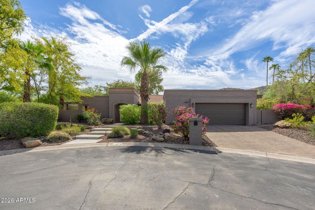 220 W WILLOW Avenue, Phoenix, AZ 85029 — photo 2