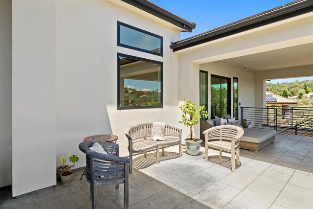 635 Lakeridge Dr, Auburn, CA 95603