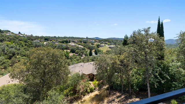 635 Lakeridge Dr, Auburn, CA 95603