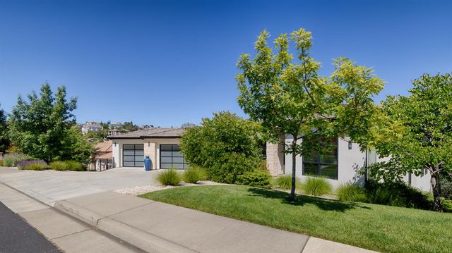 635 Lakeridge Dr, Auburn, CA 95603