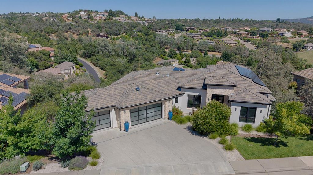 635 Lakeridge Dr, Auburn, CA 95603