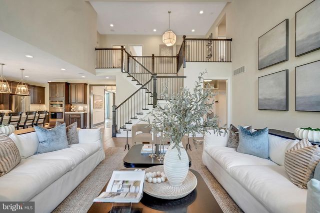 5401 RED OAK DR, Coopersburg, PA 18036